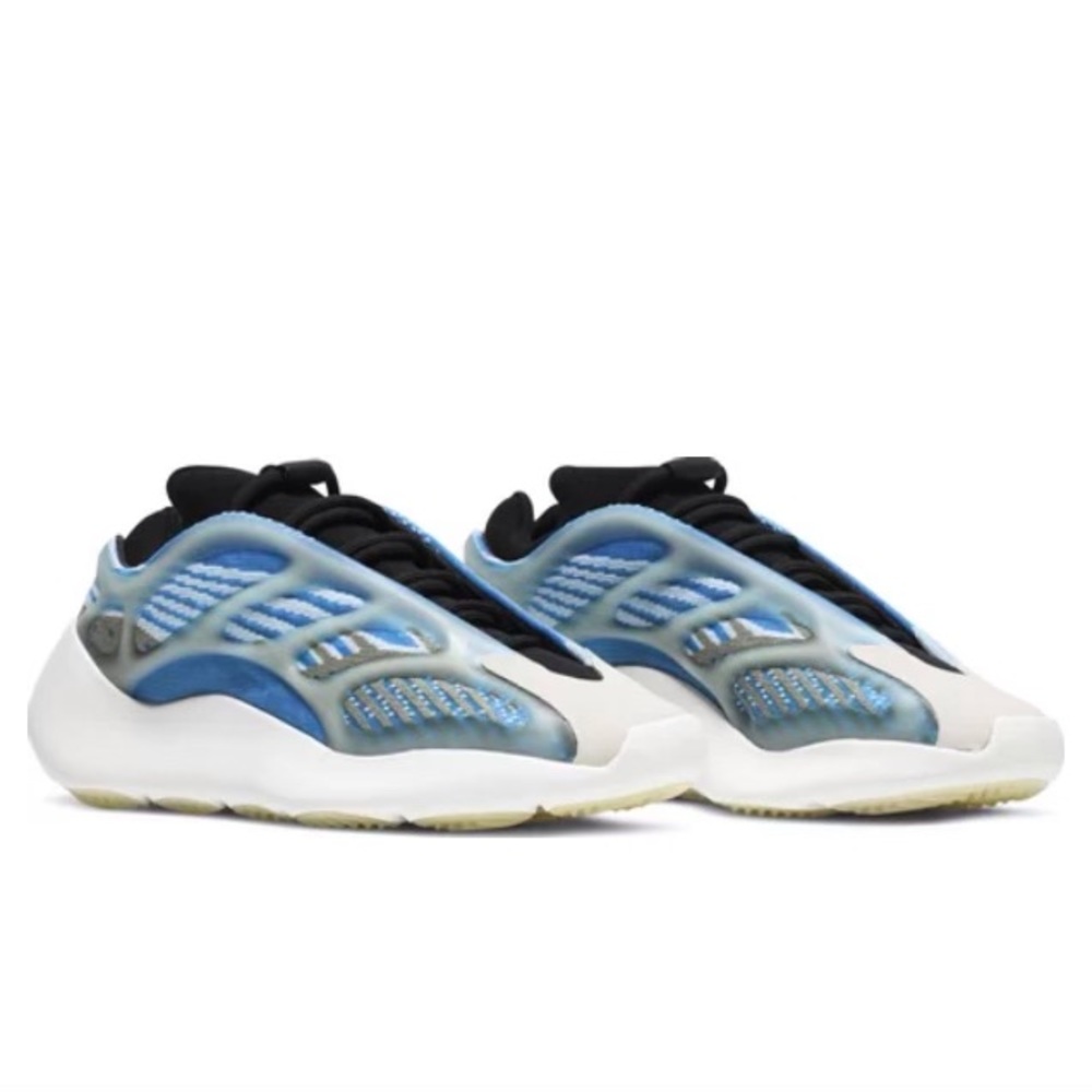 Yeezy 700 mens SIZE 12